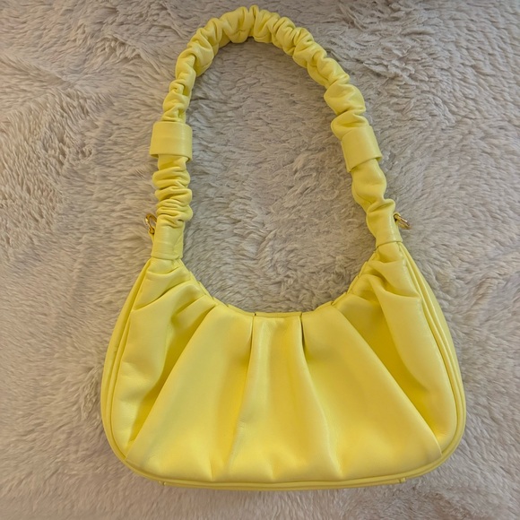 Aqua by Bloomingdale’s pale yellow purse - Picture 6 of 7